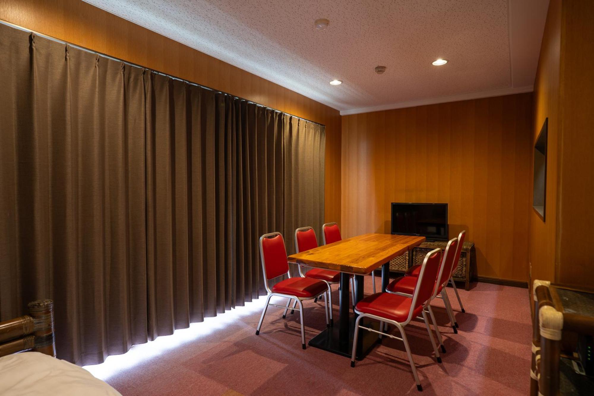 Royal Hotel Yomitan Zewnętrze zdjęcie