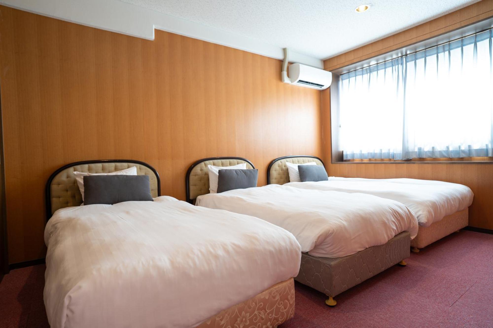 Royal Hotel Yomitan Zewnętrze zdjęcie